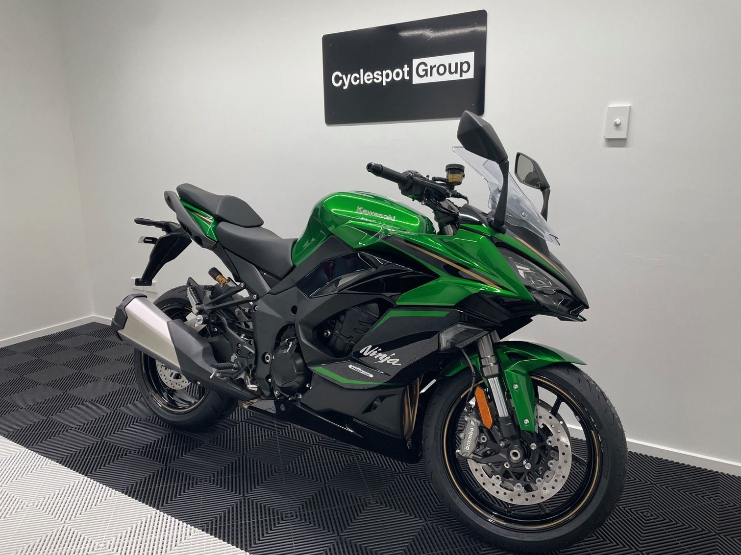 Kawasaki ZX1100 Ninja SX SE 2025 - Cyclespot Leading Motorcycle