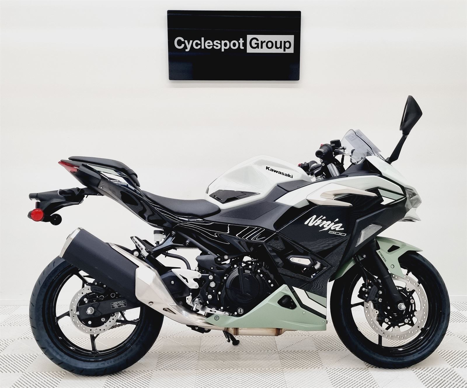 Picture of Kawasaki EX500 Ninja 500SE 2026 - The best site for Motorbikes for sale ...