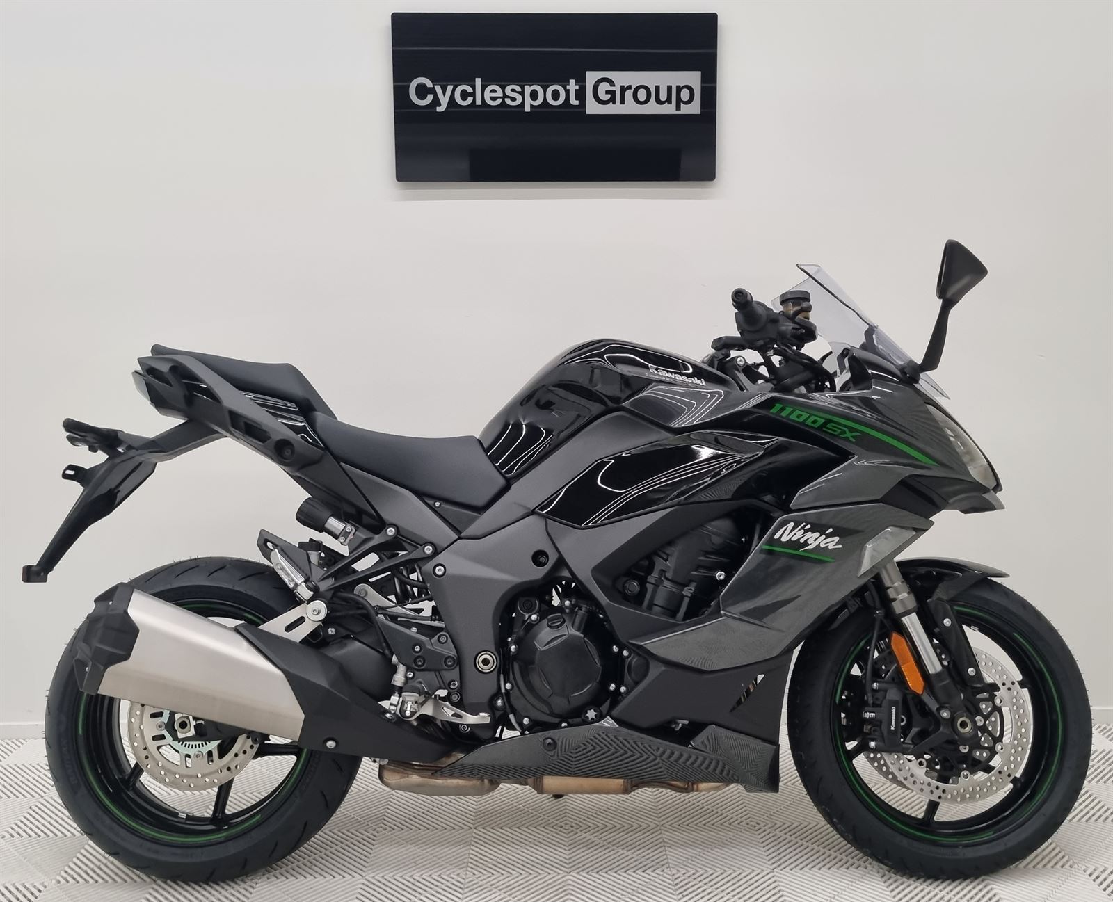 ☆なぉ☆ Kawasaki ZX1100 Ninja 1100 SX SE - 2025 - Cyclespot Leading