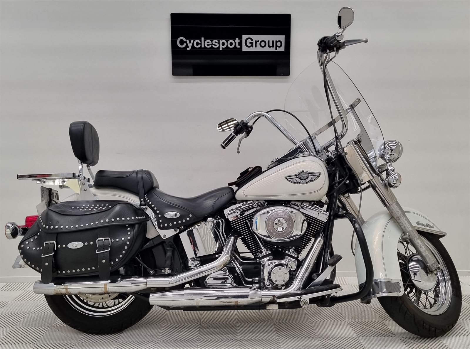 Harley-Davidson Softail 100TH Anniversary 2003 - Cyclespot Leading