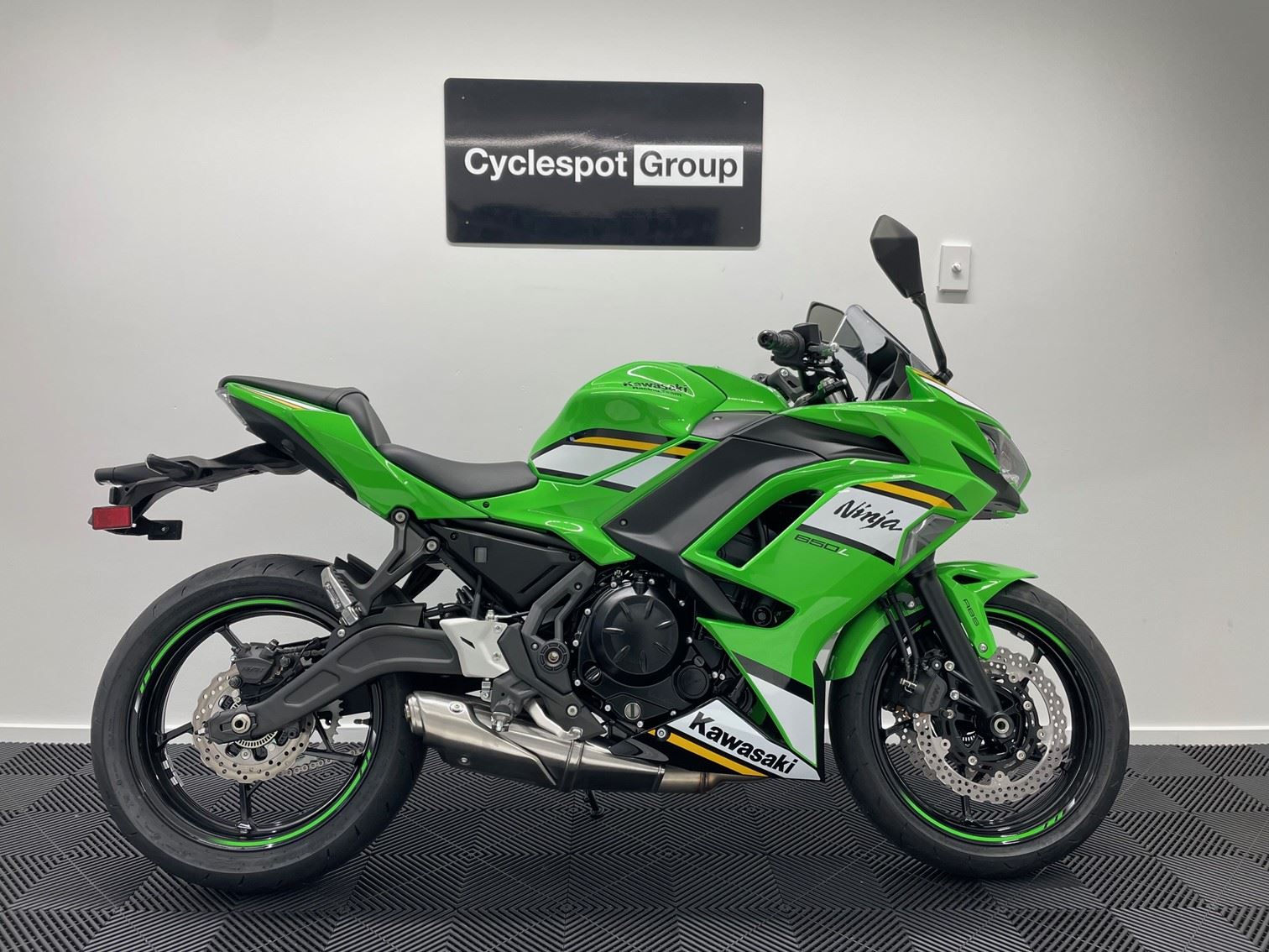 Kawasaki EX650 NINJA EX650 KRT EDITION 2025 - The best site for