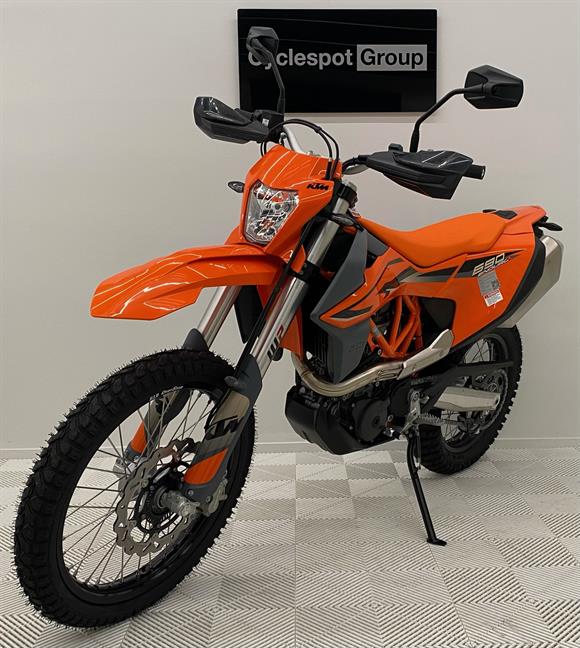 New KTM 690 Enduro R - SAVE $2,300 !!!