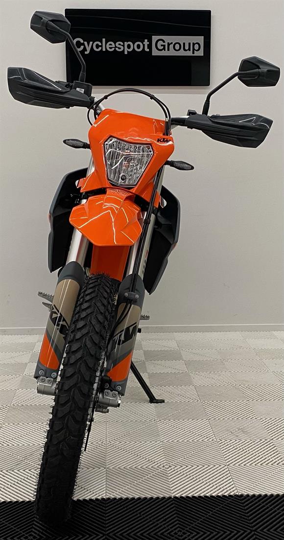 New KTM 690 Enduro R - SAVE $2,300 !!!