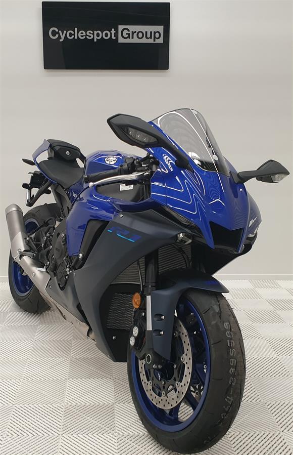 New Yamaha YZF-R1 IN STOCK NOW !!! SAVE $2,400 !!!