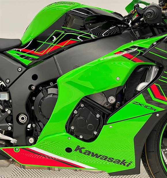 New Kawasaki ZX10R AKRAPOVIC slip on exhaust INCLUDED -  IN STOCK NOW !!!