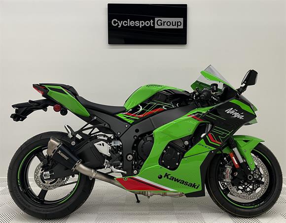 Kawasaki ZX10R AKRAPOVIC slip on exhaust INCLUDED -  IN STOCK NOW !!! 2024