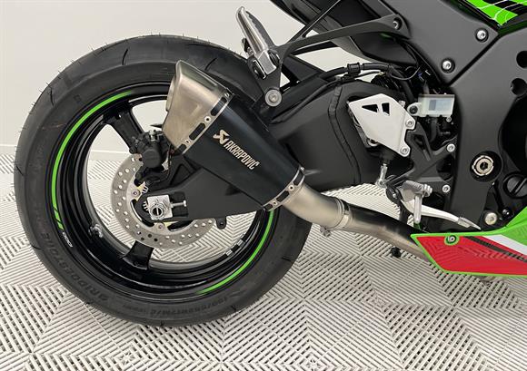 New Kawasaki ZX10R AKRAPOVIC slip on exhaust INCLUDED -  IN STOCK NOW !!!