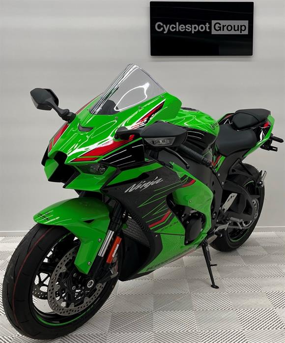 New Kawasaki ZX10R AKRAPOVIC slip on exhaust INCLUDED -  IN STOCK NOW !!!