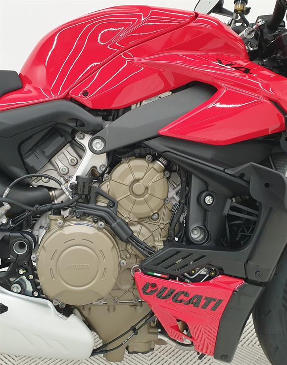 New Ducati Street Fighter V4