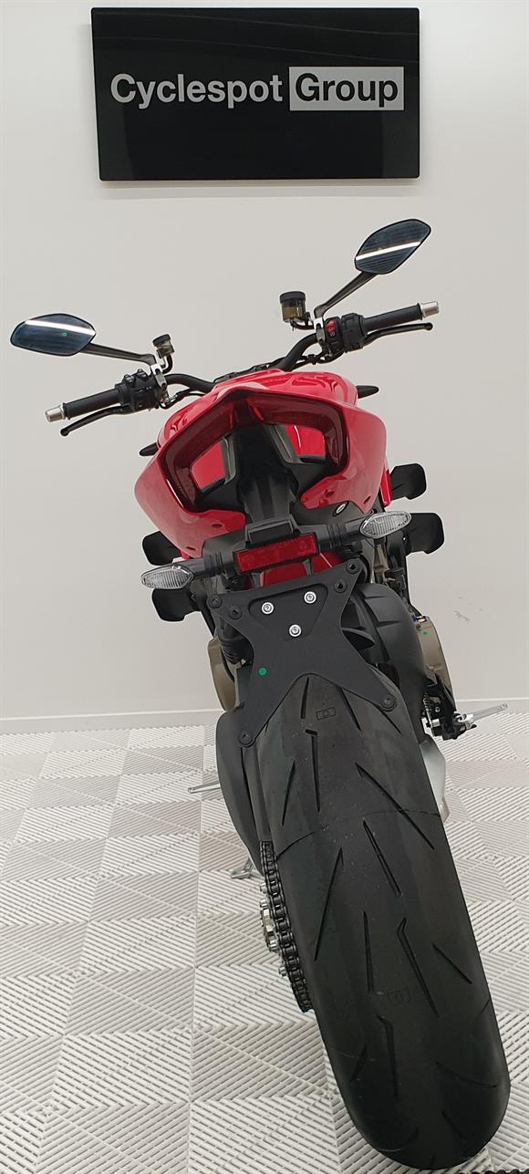 New Ducati Street Fighter V4