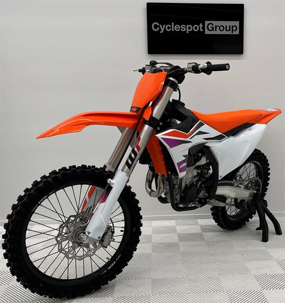 New KTM 450SX-F SAVE $1,850 !!!