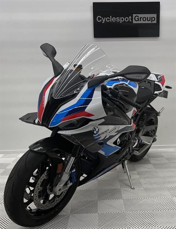 2022 BMW M1000RR Why buy a new S1000RR M, when you can own this M1000RR for less!!