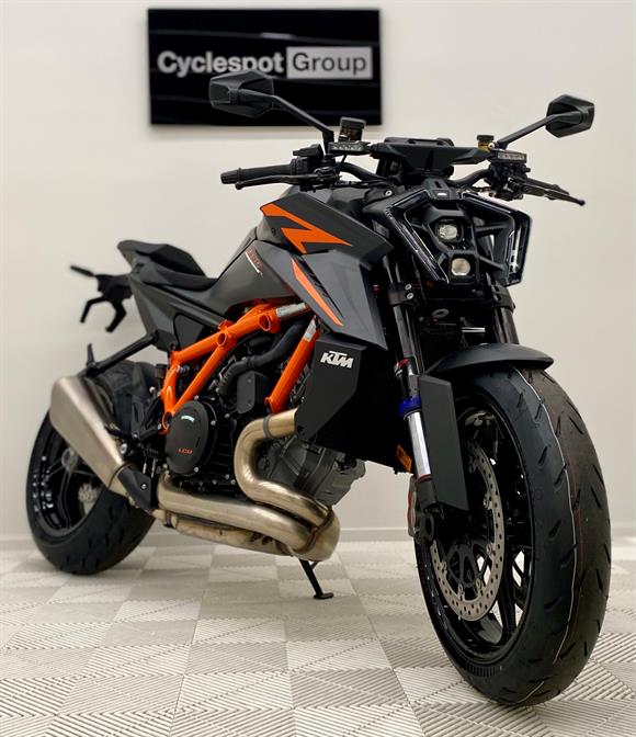 New KTM Superduke 1390 SUPER DUKE R EVO - SAVE $1,800 !!!