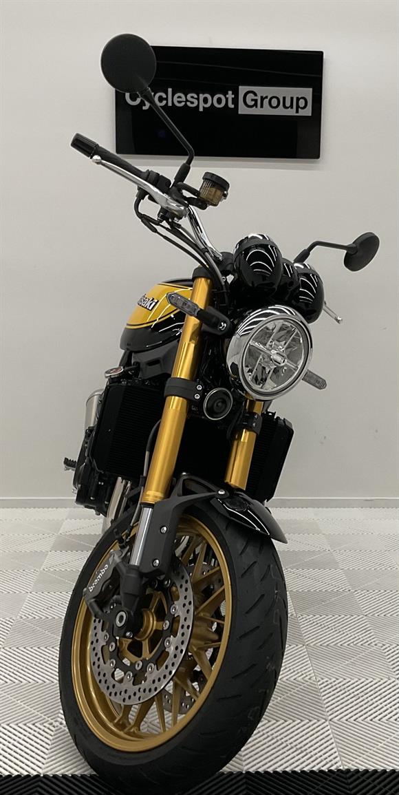 New Kawasaki Z900RS YELLOW BALL