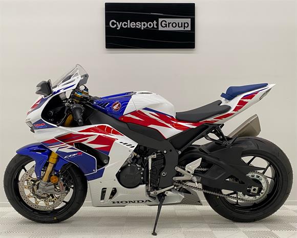 2023 Honda CBR1000RR-R FIREBLADE