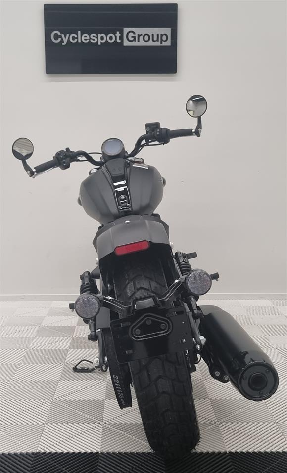 New Indian Scout Bobber - Limited + Tech