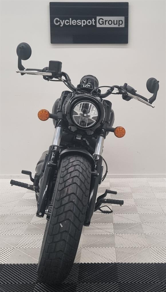 New Indian Scout Bobber - Limited + Tech