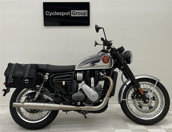 BSA Goldstar IN STOCK NOW !!! - SILVER DAWN 2024