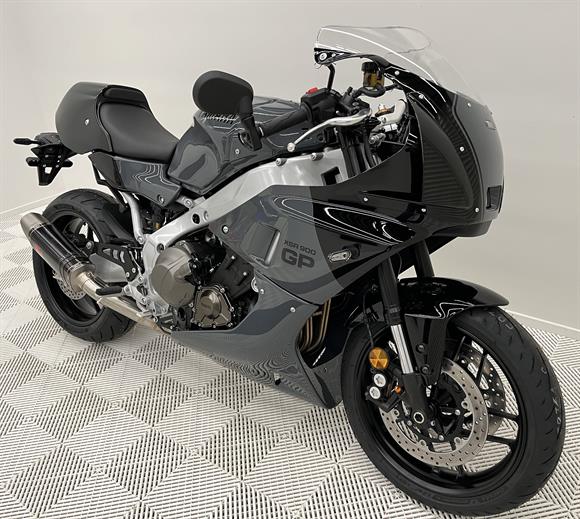 New Yamaha XSR900 GP - Akrapovic full system exhaust