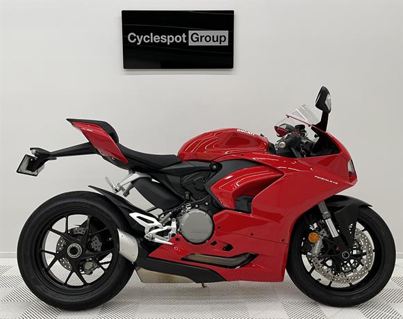 Ducati Panigale V2 2023