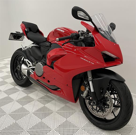 2023 Ducati Panigale V2