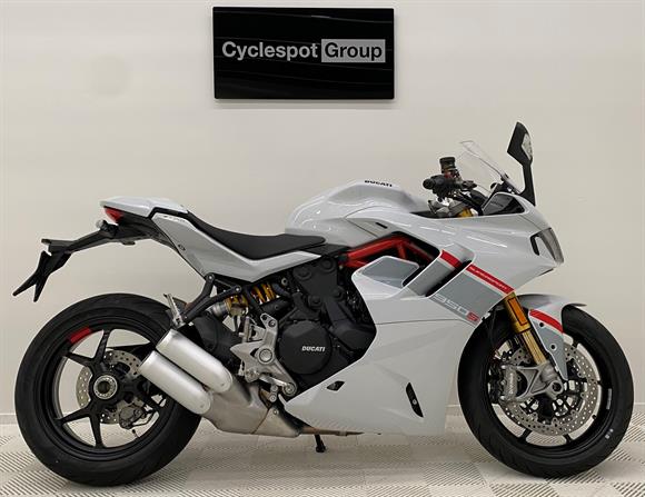 Ducati SuperSport S | Ohlins, Brembo etc. 2024