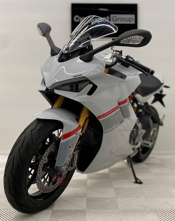 New Ducati SuperSport S | Ohlins, Brembo etc.