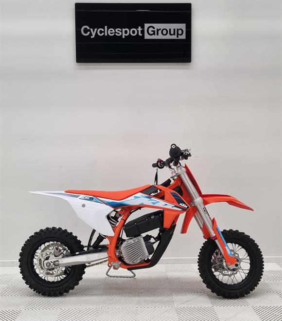 KTM SX-E3 3.9kW - SAVE $1,350 !!! 2024