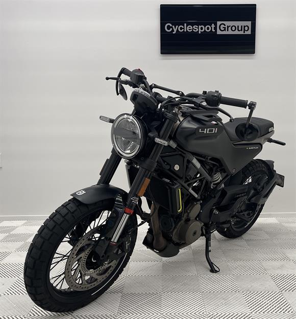 2022 Husqvarna SVARTPILEN 401