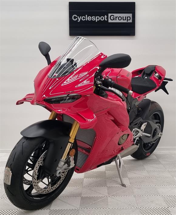 New Ducati Panigale V4S