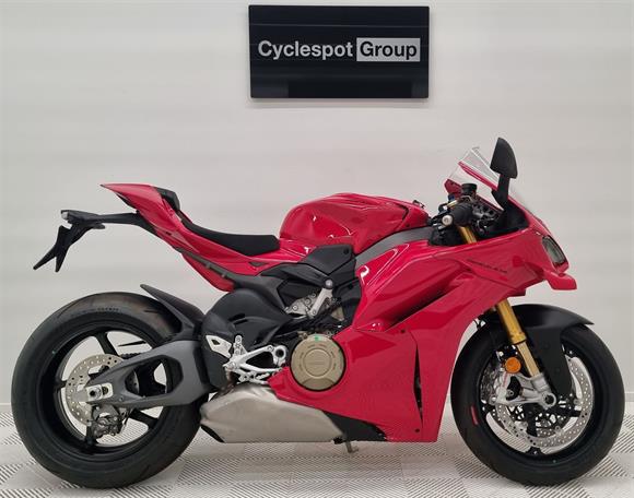 Ducati Panigale V4S 2025