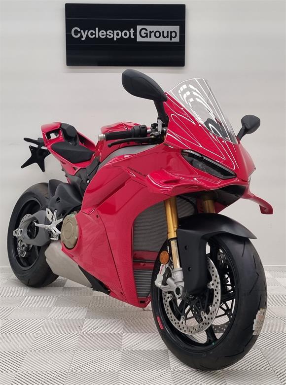 New Ducati Panigale V4S