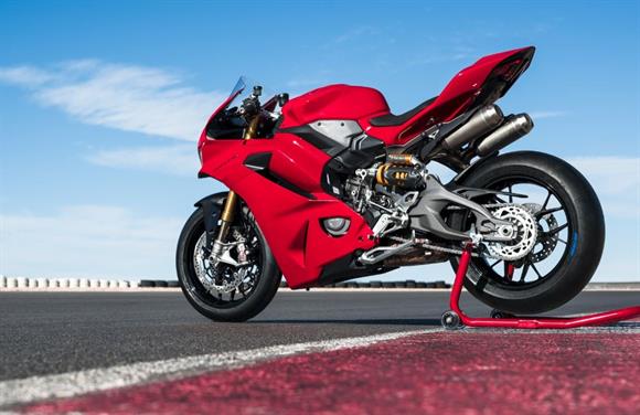 Ducati Panigale V2S 2025