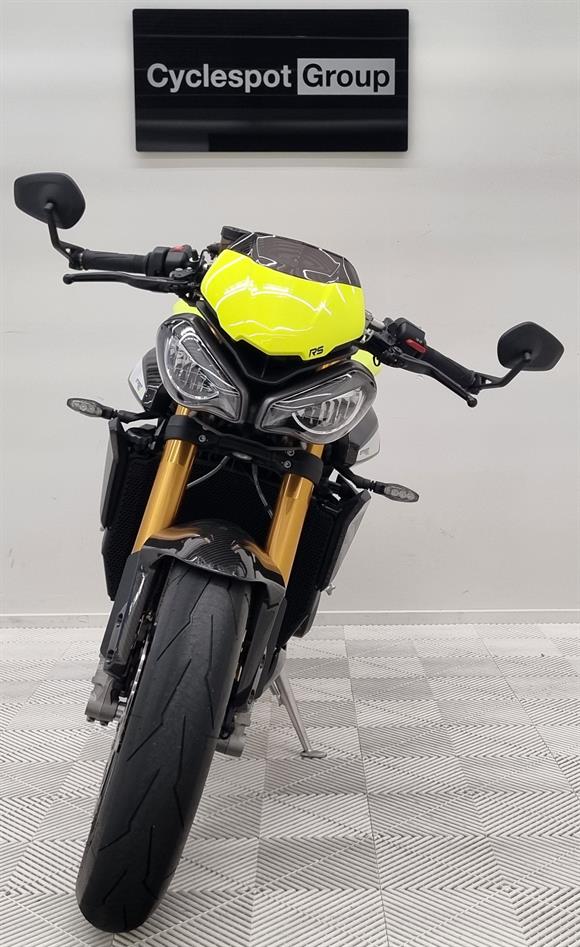 2023 Triumph Street Triple 765 RS Moto2