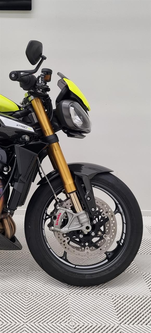 2023 Triumph Street Triple 765 RS Moto2