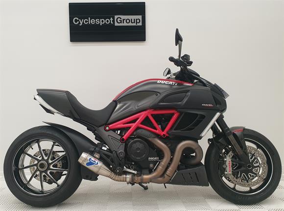 Ducati Diavel Carbon 2012