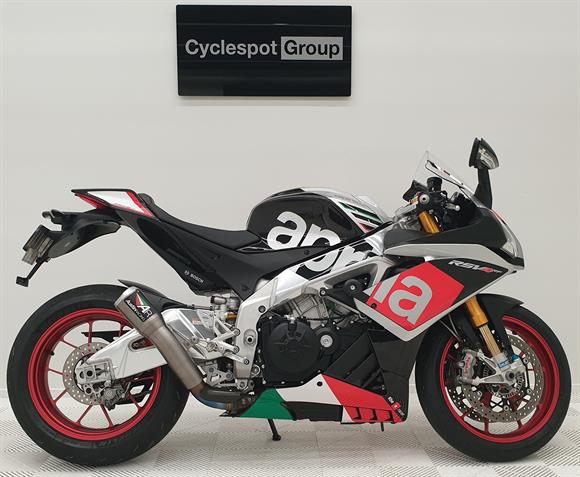 Aprilia RSV4 RF 2017