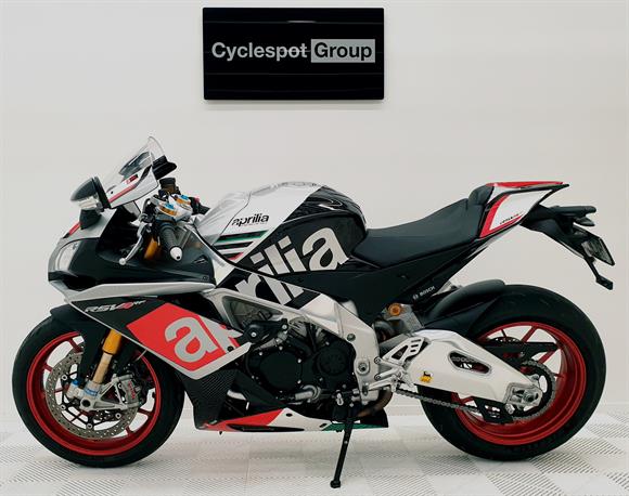 2017 Aprilia RSV4 RF