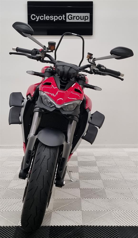 2024 Ducati Street Fighter V2