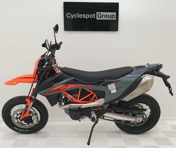 New KTM 690SMC-R SAVE $4,800 !!!