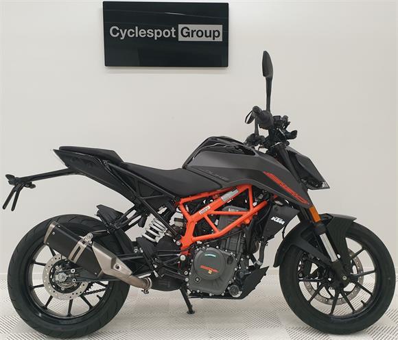 KTM Duke 390 Duke - SAVE $1,450 !!! 2023