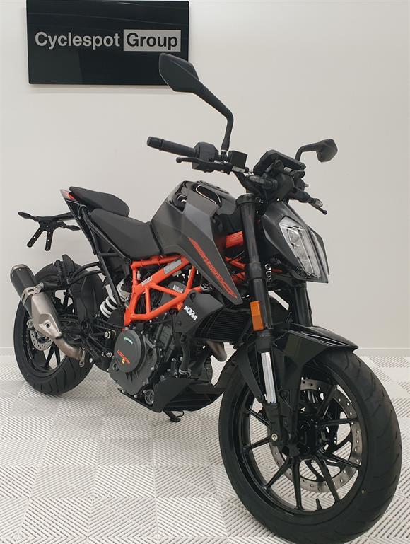 New KTM Duke 390 Duke - SAVE $1,450 !!!