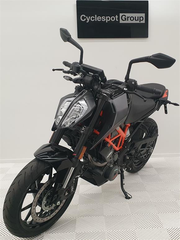 New KTM Duke 390 Duke - SAVE $1,450 !!!