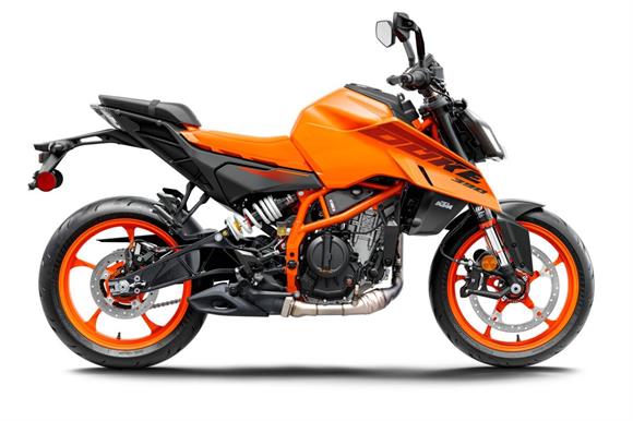 New KTM Duke 390 - SAVE $950 !!!