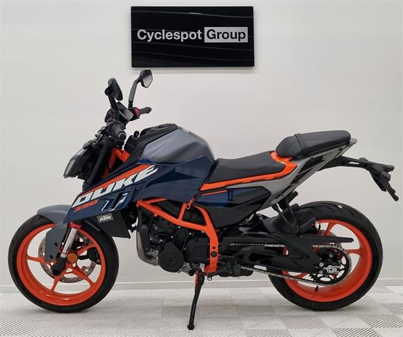 New KTM Duke 390 - SAVE $950 !!!