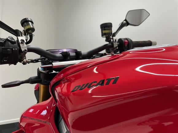 New Ducati Street Fighter V4