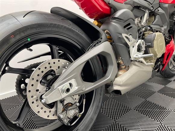 New Ducati Street Fighter V4