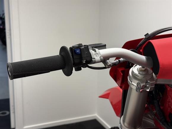 New Gas Gas EC300