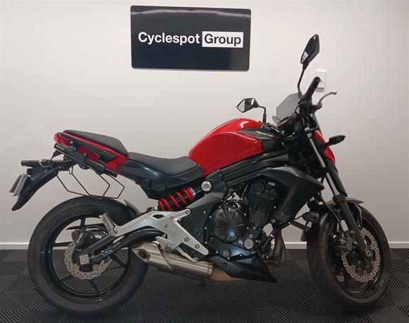 Kawasaki ER650 With Soft Panniers - FULL POWER 2015