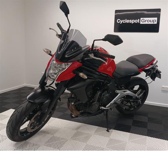 2015 Kawasaki ER650 With Soft Panniers - FULL POWER